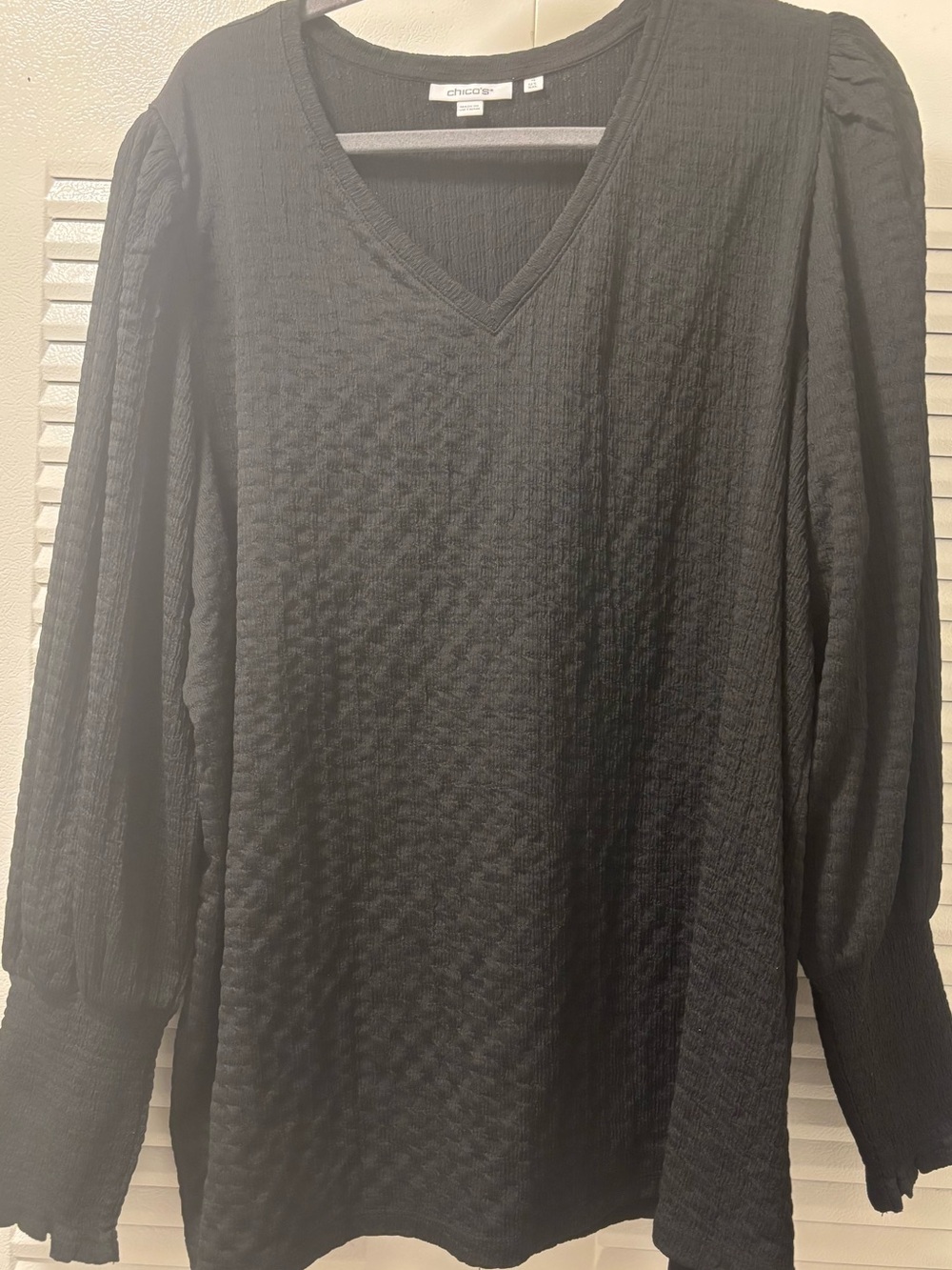 Chico's Women’s Black Textured V-Neck Long Sleeve Top